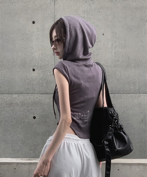 KsG(ケーエスジー)の「real devil hood top(Tシャツ/カットソー・レディース・グレー/ブラック・SMALL/MEDIUM)」の2枚目の写真