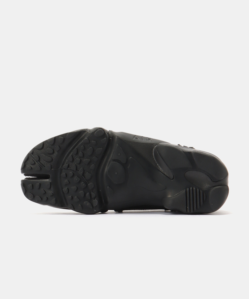 Herringbone Footwear(ヘリンボーンフットウェア)の「NIKE W AIR RIFT IV5682-001(スニーカー・レディース・ブラック・25cm/24cm/23cm)」の2枚目の写真