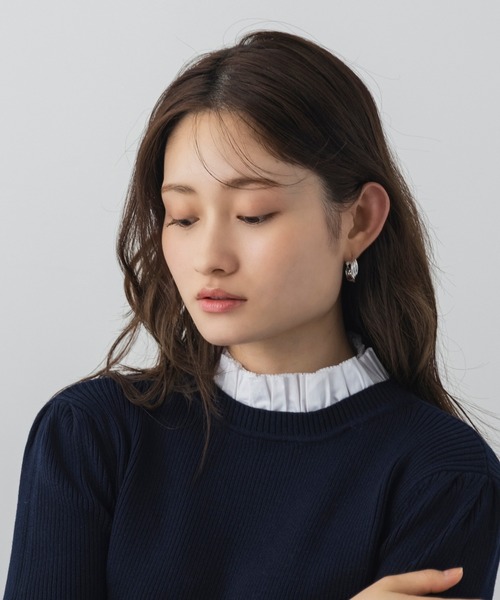 AJUGA.(アジュガ)の「クロスラインフープピアス(ピアス(両耳用)・レディース・シルバー/ゴールド・ONE SIZE)」の17枚目の写真