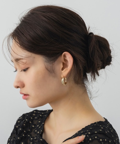 AJUGA.(アジュガ)の「クロスラインフープピアス(ピアス(両耳用)・レディース・シルバー/ゴールド・ONE SIZE)」の10枚目の写真