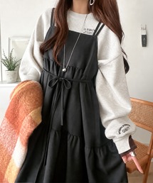 リボンで後ろ姿までふわり華やぐ。リボンデザインベロアツイルティアードキャミワンピース
