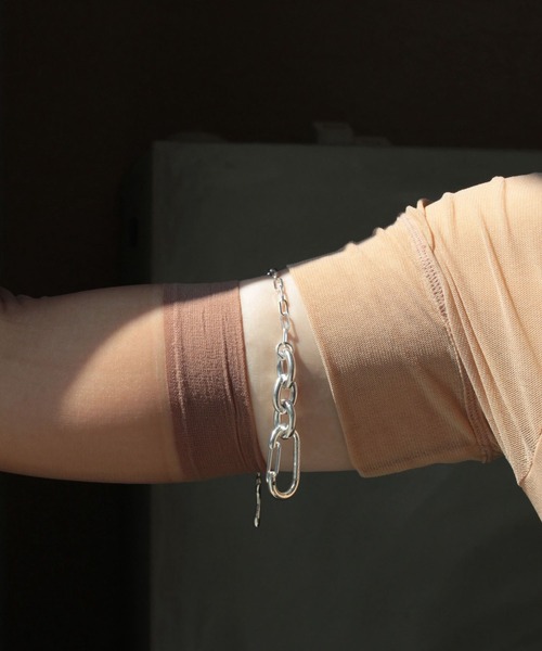 Soierie(ソワリー)の「ローエッジ クリップ ブレスレット / Raw edge clip bracelet(ブレスレット・レディース・シルバー・FREE)」の7枚目の写真