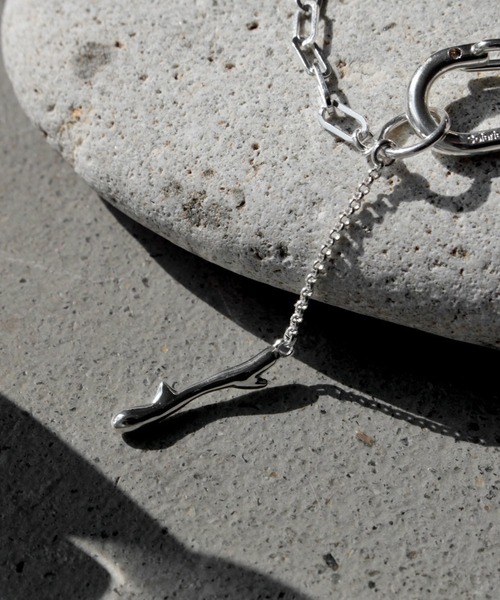 Soierie(ソワリー)の「ローエッジ クリップ ブレスレット / Raw edge clip bracelet(ブレスレット・レディース・シルバー・FREE)」の4枚目の写真