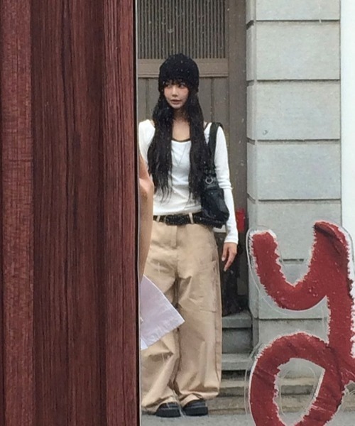 anyonemore（エニワンモア）の「深Uネック無地スリム長袖Tシャツ（Tシャツ/カットソー・レディース・ミント/ホワイト・FREE）」の12枚目の写真