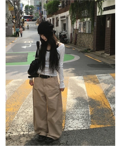 anyonemore（エニワンモア）の「深Uネック無地スリム長袖Tシャツ（Tシャツ/カットソー・レディース・ミント/ホワイト・FREE）」の10枚目の写真