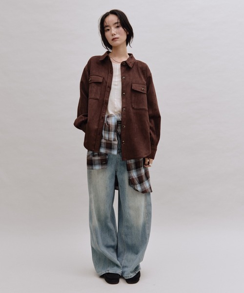 ANF.MUU(アンフムー)の「オーバーサイズスエードシャツ(シャツ/ブラウス・レディース・アイボリー/ブラウン/チャコールグレー・FREE)」の14枚目の写真
