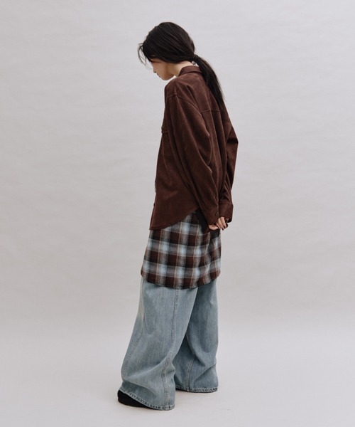 ANF.MUU(アンフムー)の「オーバーサイズスエードシャツ(シャツ/ブラウス・レディース・アイボリー/ブラウン/チャコールグレー・FREE)」の18枚目の写真