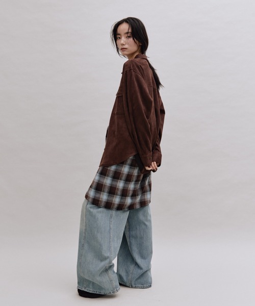 ANF.MUU(アンフムー)の「オーバーサイズスエードシャツ(シャツ/ブラウス・レディース・アイボリー/ブラウン/チャコールグレー・FREE)」の19枚目の写真