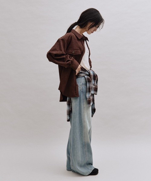 ANF.MUU(アンフムー)の「オーバーサイズスエードシャツ(シャツ/ブラウス・レディース・アイボリー/ブラウン/チャコールグレー・FREE)」の22枚目の写真