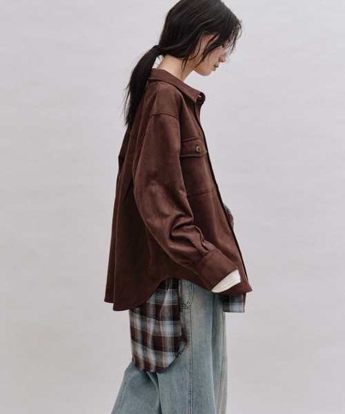 ANF.MUU(アンフムー)の「オーバーサイズスエードシャツ(シャツ/ブラウス・レディース・アイボリー/ブラウン/チャコールグレー・FREE)」の6枚目の写真