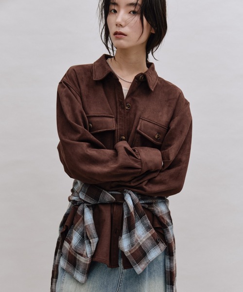 ANF.MUU(アンフムー)の「オーバーサイズスエードシャツ(シャツ/ブラウス・レディース・アイボリー/ブラウン/チャコールグレー・FREE)」の11枚目の写真