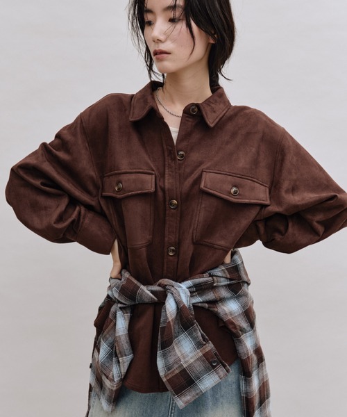 ANF.MUU(アンフムー)の「オーバーサイズスエードシャツ(シャツ/ブラウス・レディース・アイボリー/ブラウン/チャコールグレー・FREE)」の13枚目の写真