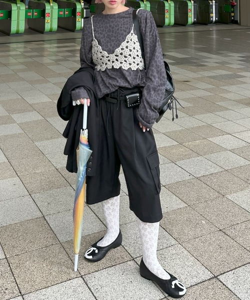 Alley Tokyo(アリートーキョー)の「お花のかぎ針ビスチェ(その他トップス・レディース・ダークグレー/ライトグレー/オフホワイト・FREE)」の11枚目の写真