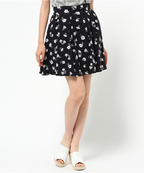 earth music&ecology（アースミュージックアンドエコロジー）の「花柄スカパン（その他パンツ・レディース・ネイビー/ライトピンク/サックスブルー/オフホワイト・FREE）」の16枚目の写真