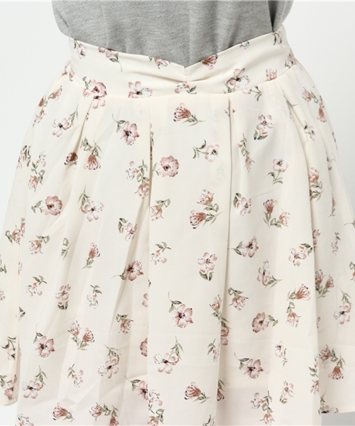 earth music&ecology（アースミュージックアンドエコロジー）の「花柄スカパン（その他パンツ・レディース・ネイビー/ライトピンク/サックスブルー/オフホワイト・FREE）」の8枚目の写真
