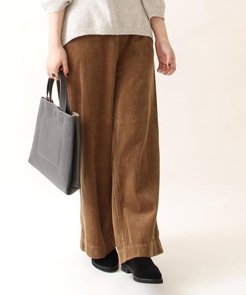 coen（コーエン）の「コーデュロイワイドパンツ（その他パンツ・レディース・ベージュ/ネイビー・LARGE/MEDIUM）」の2枚目の写真
