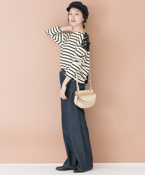 URBAN RESEARCH(アーバンリサーチ)の「UR BACKリボンレースプルオーバー(Tシャツ/カットソー・レディース・ホワイト×ブラック/ネイビー/キャメル・FREE)」の4枚目の写真