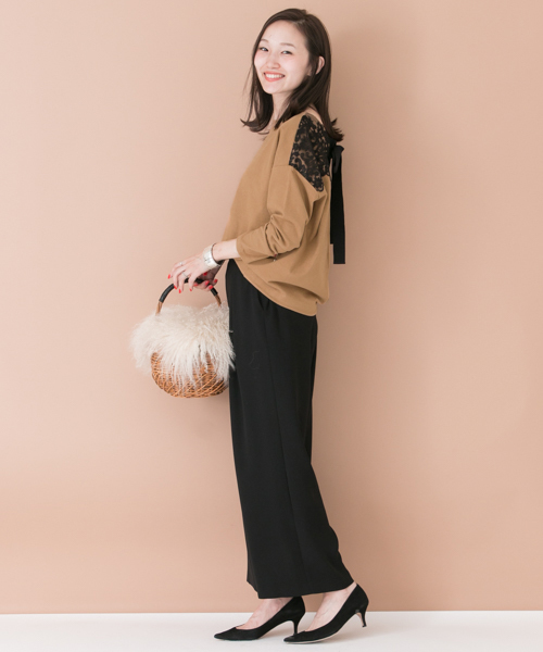 URBAN RESEARCH(アーバンリサーチ)の「UR BACKリボンレースプルオーバー(Tシャツ/カットソー・レディース・ホワイト×ブラック/ネイビー/キャメル・FREE)」の6枚目の写真