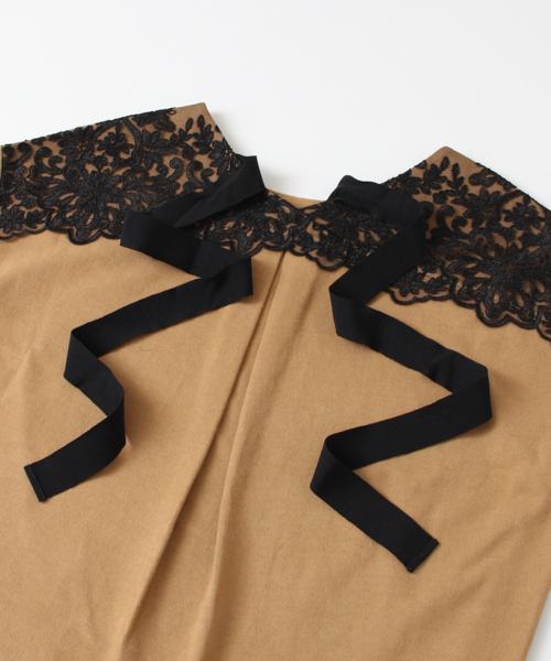 URBAN RESEARCH(アーバンリサーチ)の「UR BACKリボンレースプルオーバー(Tシャツ/カットソー・レディース・ホワイト×ブラック/ネイビー/キャメル・FREE)」の10枚目の写真