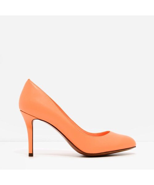 CHARLES & KEITH(チャールズ & キース)の「ベーシックパンプス / BASIC PUMPS(パンプス・レディース・ブラック/アイボリー/オレンジ・22.5cm/22cm/24.5cm/25cm/23cm/23.5cm/24cm)」の3枚目の写真