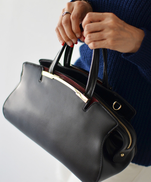 VitaFelice（ヴィータフェリーチェ）の「牛革2wayラウンドハンドバッグ（ハンドバッグ・レディース・ブラック/アイボリー/キャメル/ブラック×ブラック・FREE）」の3枚目の写真