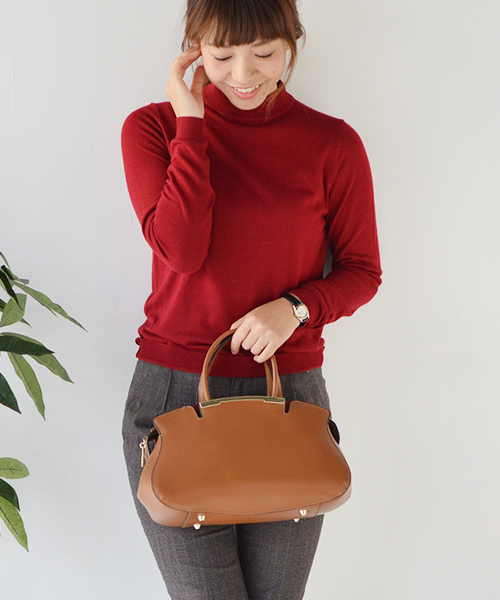 VitaFelice（ヴィータフェリーチェ）の「牛革2wayラウンドハンドバッグ（ハンドバッグ・レディース・ブラック/アイボリー/キャメル/ブラック×ブラック・FREE）」の22枚目の写真