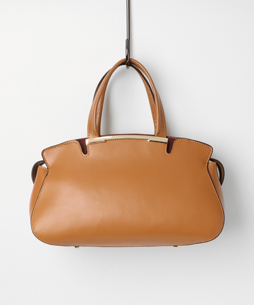 VitaFelice（ヴィータフェリーチェ）の「牛革2wayラウンドハンドバッグ（ハンドバッグ・レディース・ブラック/アイボリー/キャメル/ブラック×ブラック・FREE）」の6枚目の写真