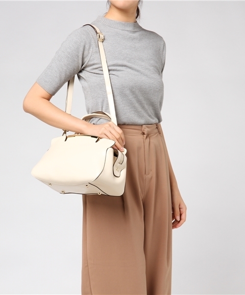 VitaFelice（ヴィータフェリーチェ）の「牛革2wayラウンドハンドバッグ（ハンドバッグ・レディース・ブラック/アイボリー/キャメル/ブラック×ブラック・FREE）」の21枚目の写真