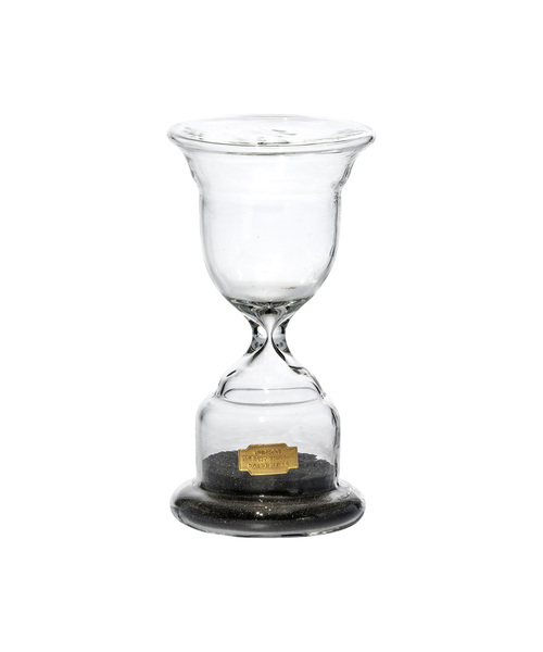 PUEBCO(プエブコ)の「TROPHY SHAPED SANDGLASS NO.2(インテリアアクセサリー)」|ブラック