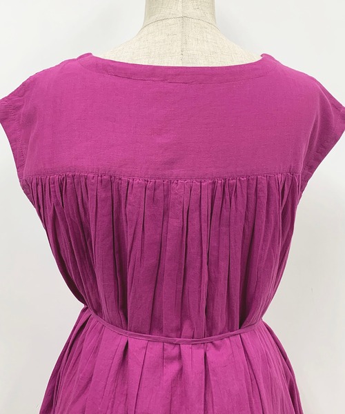 PICCIN（ピッチン）の「ピンタックコットンワンピース（ワンピース・レディース・オフホワイト/ブルー/グリーン/ブラック/パープル/マスタード/ベージュ/ピンク・MEDIUM）」の16枚目の写真