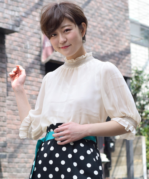 w closet（ダブルクローゼット）の「スモッキング刺繍入りシャーリングプルオーバー（シャツ/ブラウス・レディース・ブラック/オフホワイト/ピンク・FREE）」の2枚目の写真