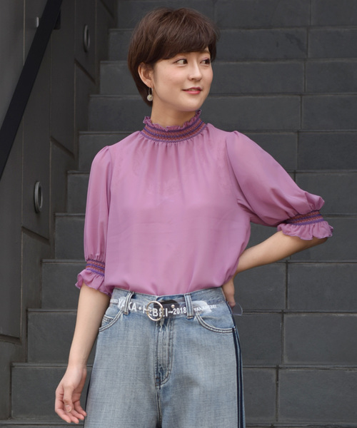 w closet（ダブルクローゼット）の「スモッキング刺繍入りシャーリングプルオーバー（シャツ/ブラウス・レディース・ブラック/オフホワイト/ピンク・FREE）」の3枚目の写真