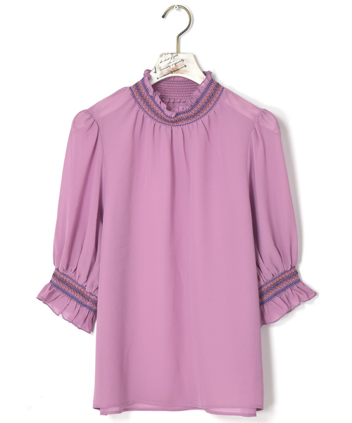 w closet（ダブルクローゼット）の「スモッキング刺繍入りシャーリングプルオーバー（シャツ/ブラウス・レディース・ブラック/オフホワイト/ピンク・FREE）」の8枚目の写真