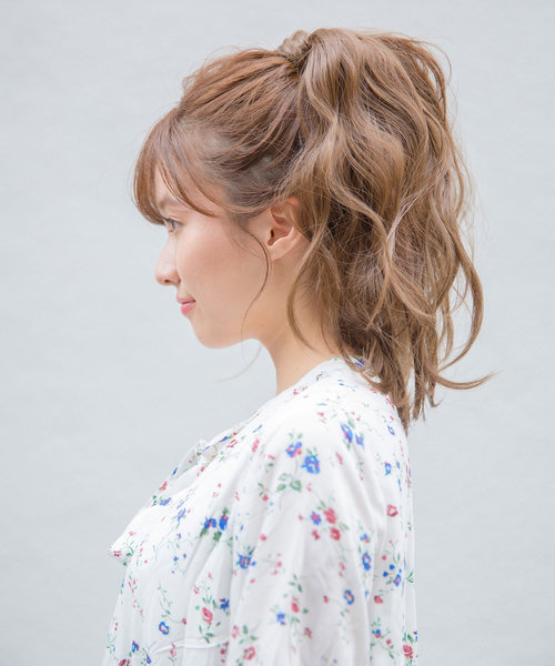 LINEASTORIA(リネアストリア)の「【ポニーテール】ブリッジポニーテール マシュマロウェイブ(ウィッグ・レディース・その他1/その他2/その他3/その他4/その他5/その他6・FREE)」の11枚目の写真