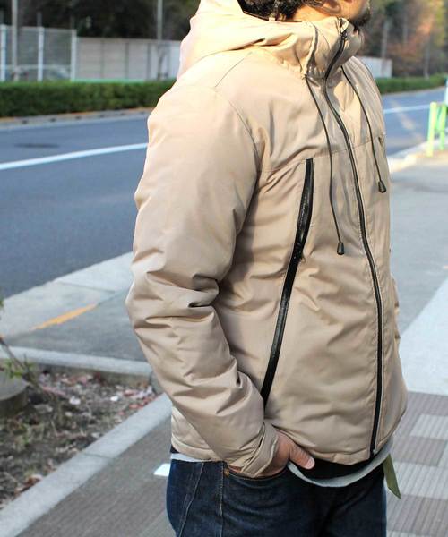 Denime（ドゥニーム）の「止水ジップフードジャケット（ダウンジャケット/コート・メンズ・ライトグレー/ブラック/ベージュ/ネイビー・MEDIUM/LARGE/X-LARGE）」の9枚目の写真