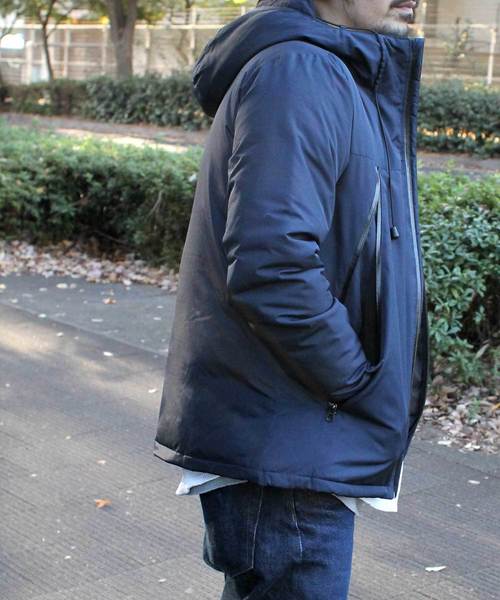 Denime（ドゥニーム）の「止水ジップフードジャケット（ダウンジャケット/コート・メンズ・ライトグレー/ブラック/ベージュ/ネイビー・MEDIUM/LARGE/X-LARGE）」の8枚目の写真