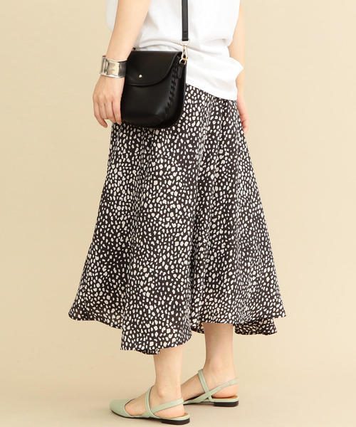 BEAUTY&YOUTH UNITED ARROWS（ビューティーアンドユースユナイテッドアローズ）の「BY∴ レオパードプリントフレアスカート -手洗い可能-◆（スカート・レディース・ブラック/オフホワイト・SMALL/MEDIUM/LARGE）」の15枚目の写真