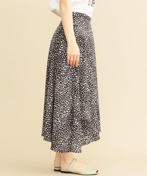 BEAUTY&YOUTH UNITED ARROWS（ビューティーアンドユースユナイテッドアローズ）の「BY∴ レオパードプリントフレアスカート -手洗い可能-◆（スカート・レディース・ブラック/オフホワイト・SMALL/MEDIUM/LARGE）」の5枚目の写真