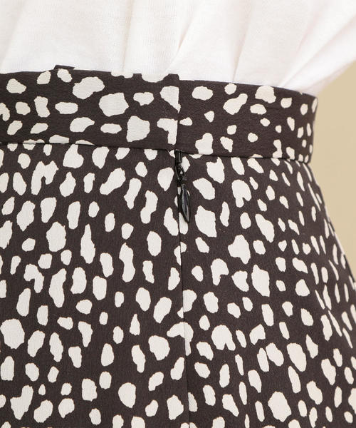 BEAUTY&YOUTH UNITED ARROWS（ビューティーアンドユースユナイテッドアローズ）の「BY∴ レオパードプリントフレアスカート -手洗い可能-◆（スカート・レディース・ブラック/オフホワイト・SMALL/MEDIUM/LARGE）」の9枚目の写真