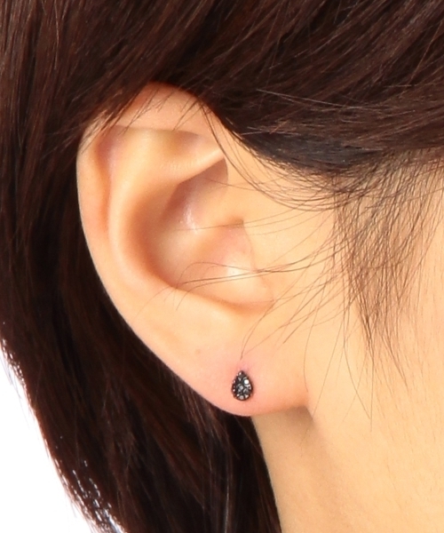 COCOSHNIK(ココシュニック)の「(K18)ブラックダイヤモンド ペアシェイプ スタッドピアス(ピアス(両耳用)・レディース・ゴールド系その他・00)」の5枚目の写真