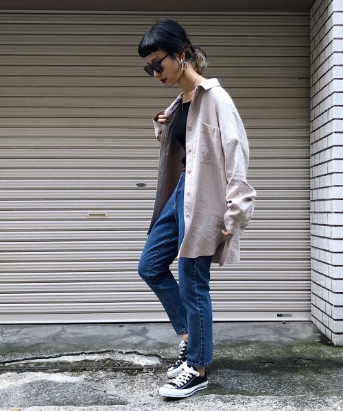 PAGEBOY（ページボーイ）の「ピーチツイルBIGシャツ（シャツ/ブラウス・レディース・ブラック/オフホワイト/ブルー系その他/グレイッシュベージュ・FREE）」の13枚目の写真