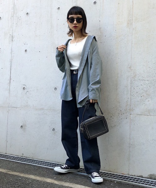 PAGEBOY（ページボーイ）の「ピーチツイルBIGシャツ（シャツ/ブラウス・レディース・ブラック/オフホワイト/ブルー系その他/グレイッシュベージュ・FREE）」の15枚目の写真