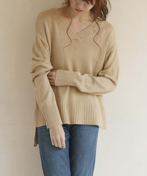 HER CLOSET(ハークローゼット)の「【HERCLOSET】Vネックニットプルオーバー(ニット/セーター・レディース・チャコールグレー/テラコッタ/ベージュ/ダークベージュ/ライトイエロー/グリーン/ネイビー・M)」の1枚目の写真