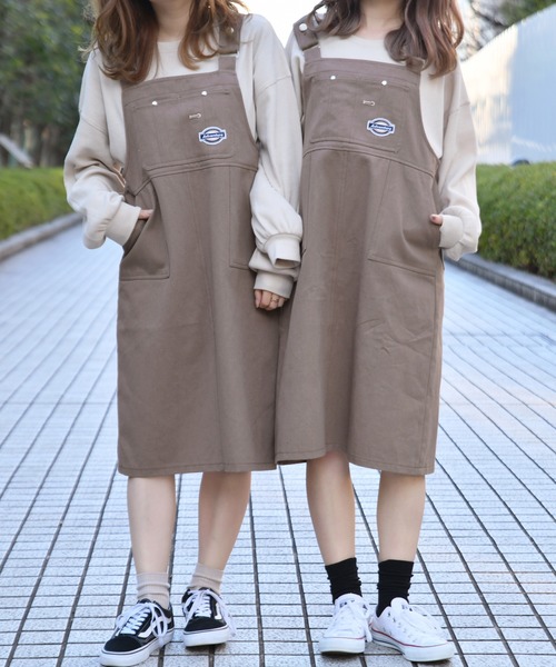 PairPair(ペアペア)の「ワッペン付きジャンパースカート(ジャンパースカート・レディース・ライトグリーン/アイボリー/モカ・FREE)」の2枚目の写真