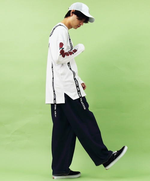 8(eight)(エイト)の「テープ ロングTシャツ 薔薇 ローズ(Tシャツ/カットソー・メンズ・ブラック/ホワイト・MEDIUM/LARGE)」の3枚目の写真