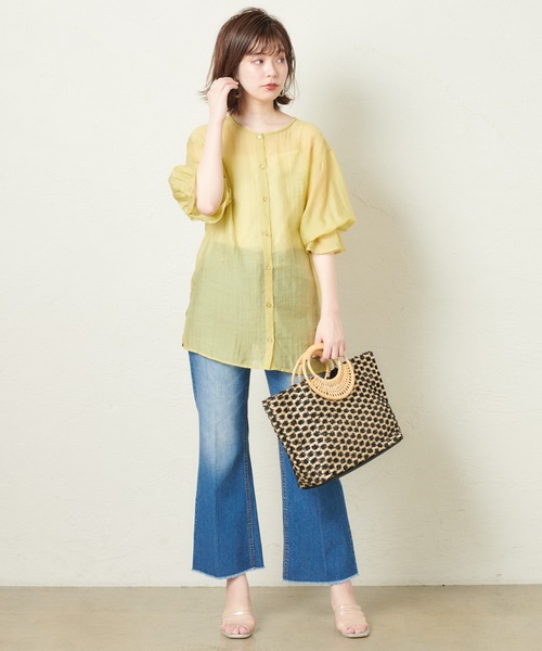 natural couture(ナチュラルクチュール)の「シアーフリルスリーブ3WAYブラウス(シャツ/ブラウス・レディース・オフホワイト/サックスブルー/イエロー/オレンジ/モカ/アイボリー/ピンク・FREE)」の21枚目の写真