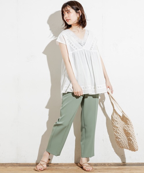 natural couture(ナチュラルクチュール)の「ピンタックレースブラウス(シャツ/ブラウス・レディース・ブラック/オフホワイト/ブラウン/カーキ・FREE)」の5枚目の写真