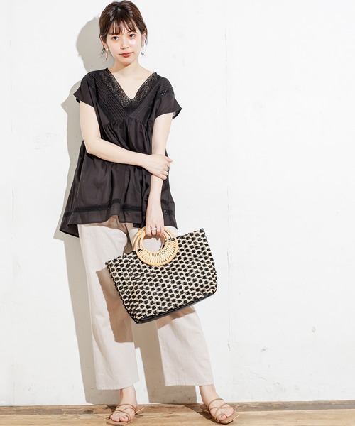 natural couture(ナチュラルクチュール)の「ピンタックレースブラウス(シャツ/ブラウス・レディース・ブラック/オフホワイト/ブラウン/カーキ・FREE)」の10枚目の写真
