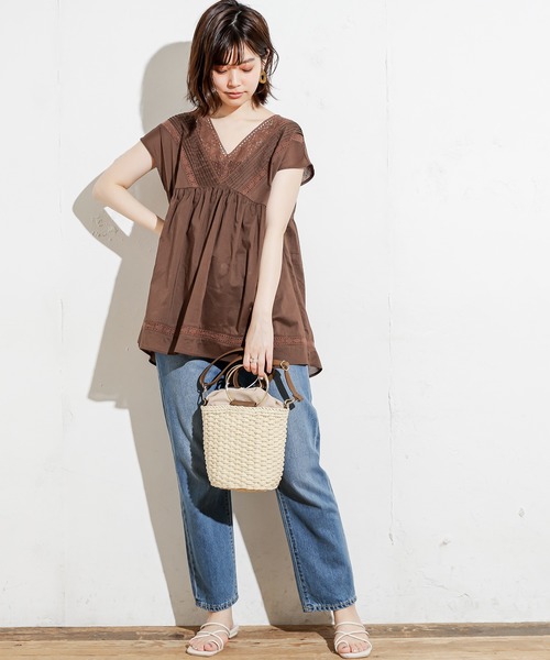 natural couture(ナチュラルクチュール)の「ピンタックレースブラウス(シャツ/ブラウス・レディース・ブラック/オフホワイト/ブラウン/カーキ・FREE)」の12枚目の写真
