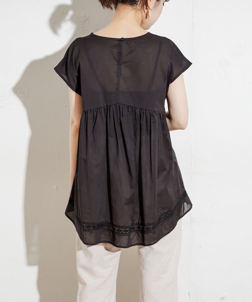 natural couture(ナチュラルクチュール)の「ピンタックレースブラウス(シャツ/ブラウス・レディース・ブラック/オフホワイト/ブラウン/カーキ・FREE)」の13枚目の写真